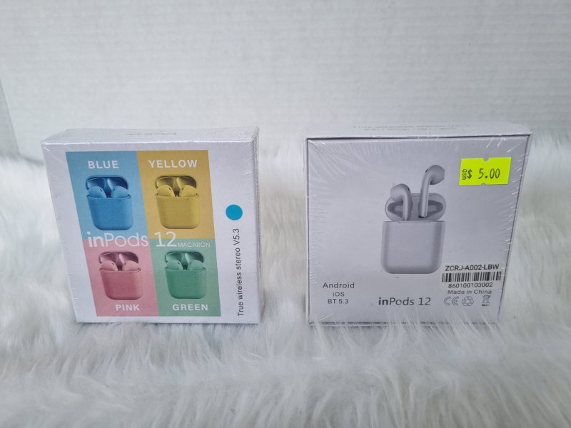Galería de Audifonos Bluetooth. Colores celest y rosado.