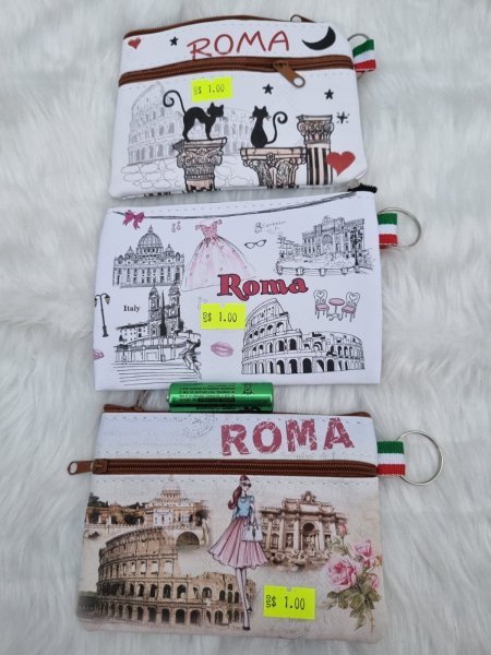 Galería de Monedero con decoración de Roma.